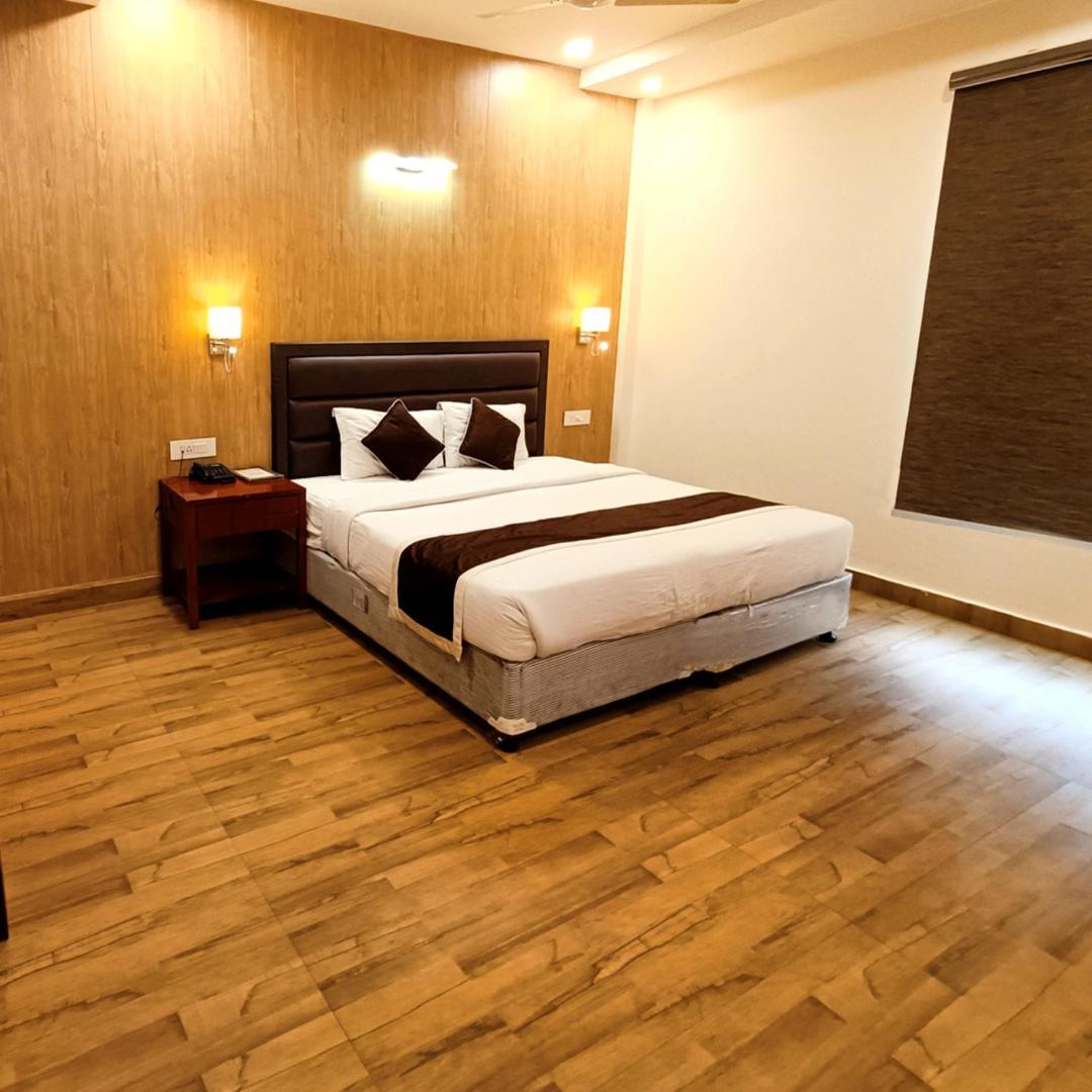 The Ved Mantra Hotel Гвалиор Екстериор снимка