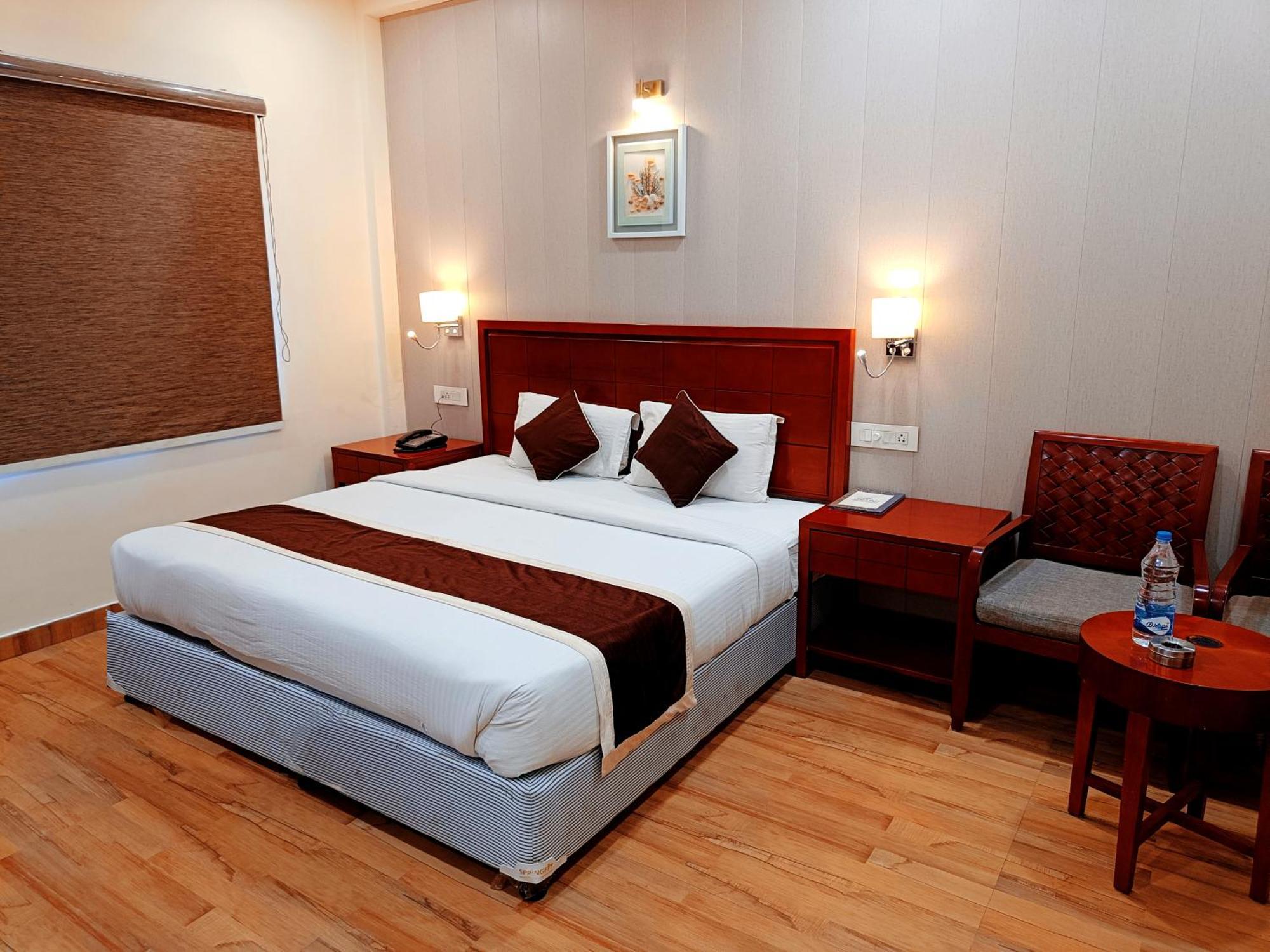 The Ved Mantra Hotel Гвалиор Екстериор снимка